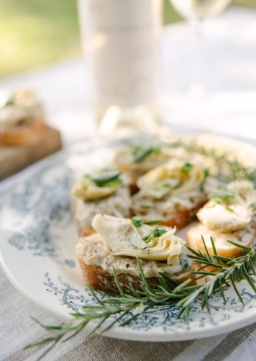 Cannellini Bean & Artichoke Crostini